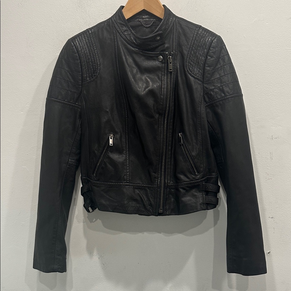 Black Moto Leather Jacket Banana Republic  medium zip up pockets excellent